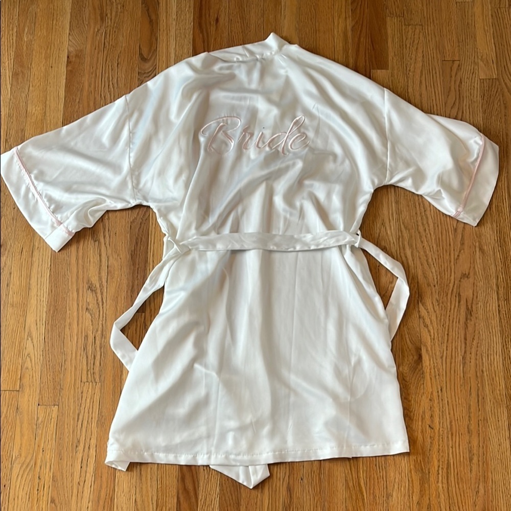 Bride White Kimono-Style Silk like Robe with Belt